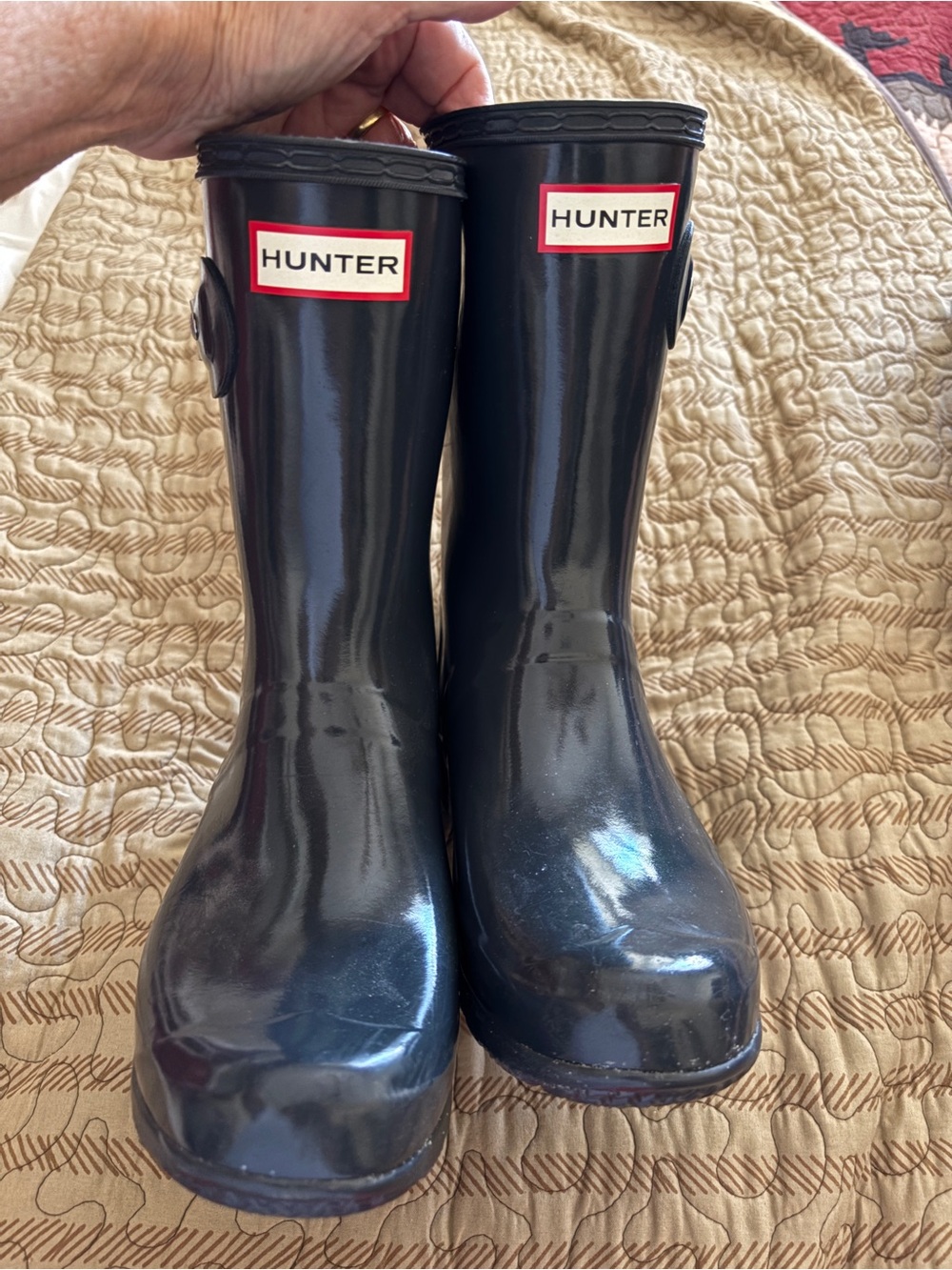 Authentic Classic Hunter Women’s gloss rain boots, navy, size 7